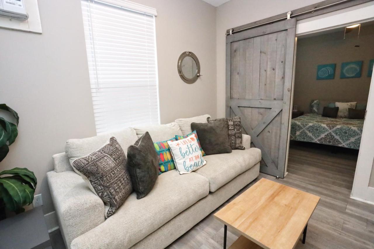 加尔维斯敦Hidden Hideaway! Bungalow 2 Blocks From The Beach! Sleeps 3别墅 外观 照片