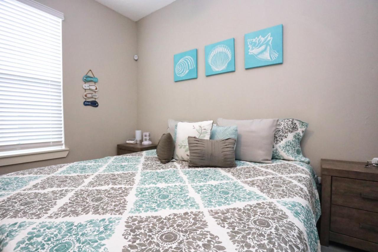 加尔维斯敦Hidden Hideaway! Bungalow 2 Blocks From The Beach! Sleeps 3别墅 外观 照片